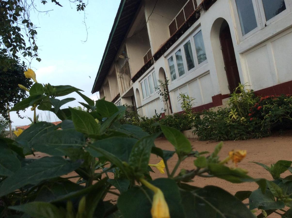 New Rest House Sea View Hotel Negombo Exterior foto